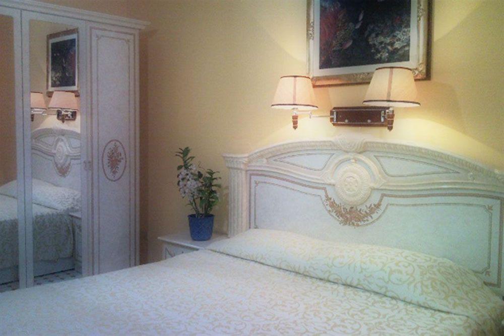 Hotel Cavour Sorrento Exteriör bild